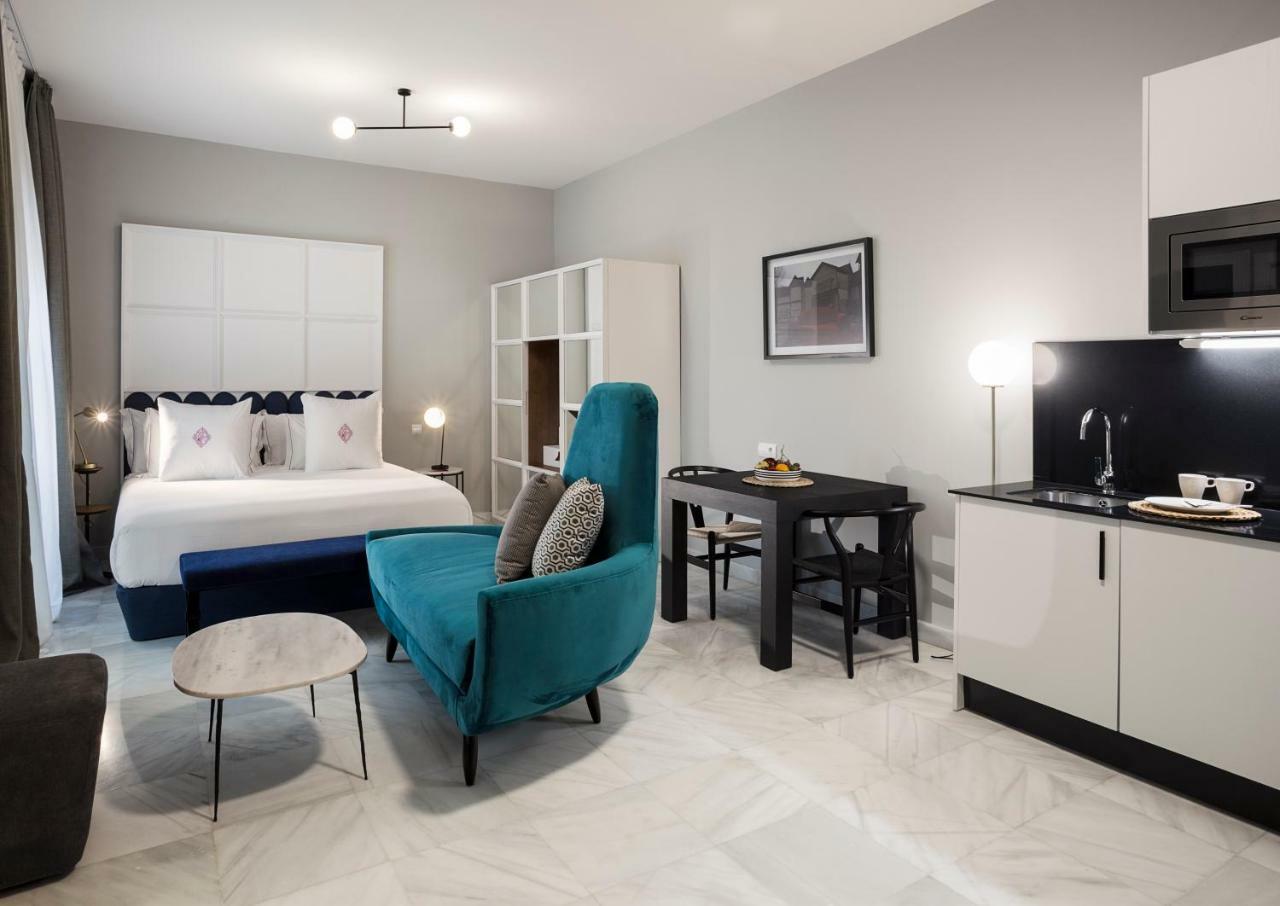 Apartamentos One Shot Conde De Torrejon Sevilla Bagian luar foto