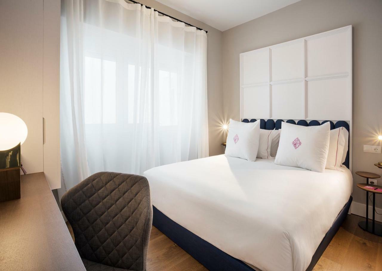 Apartamentos One Shot Conde De Torrejon Sevilla Bagian luar foto