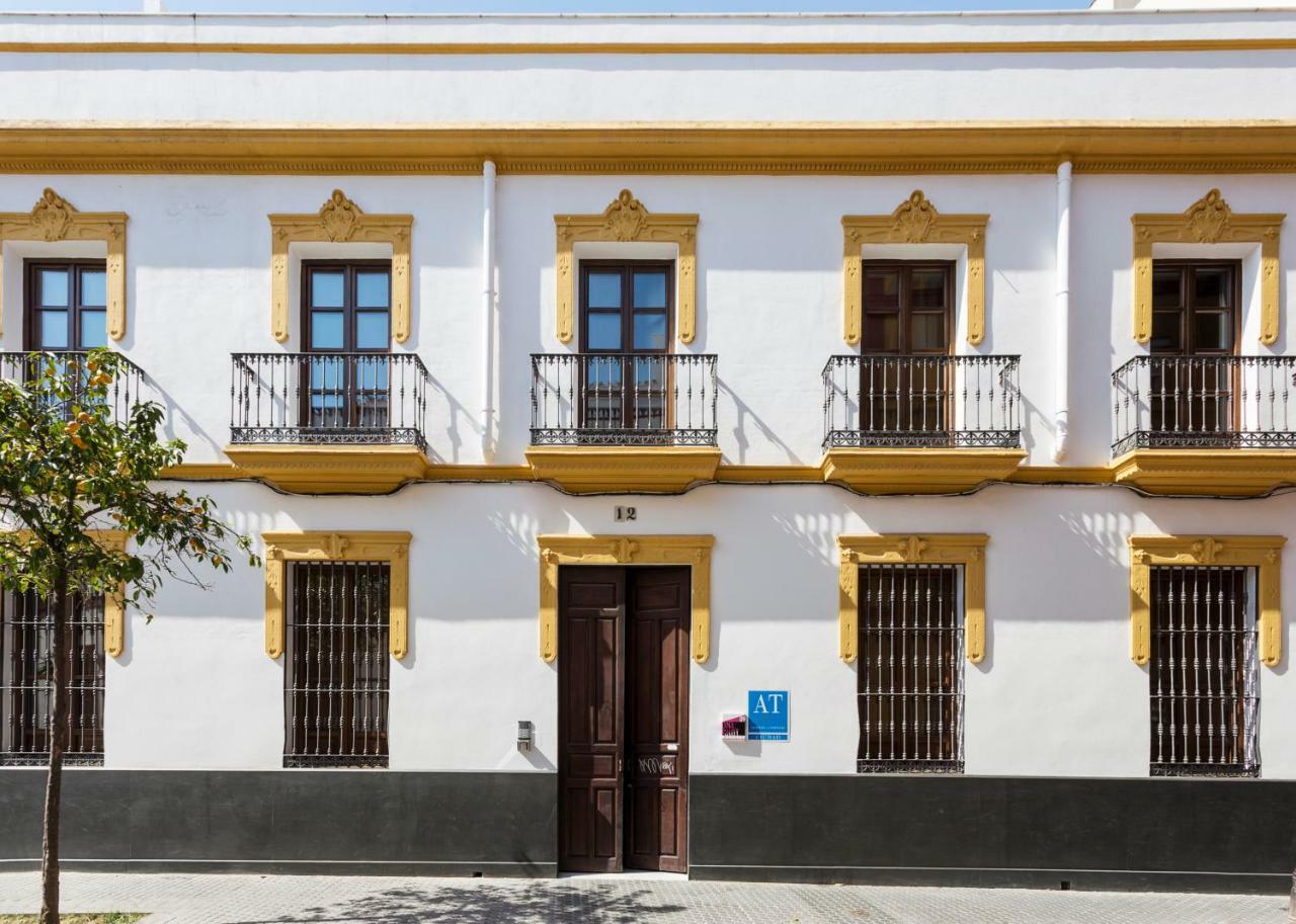 Apartamentos One Shot Conde De Torrejon Sevilla Bagian luar foto